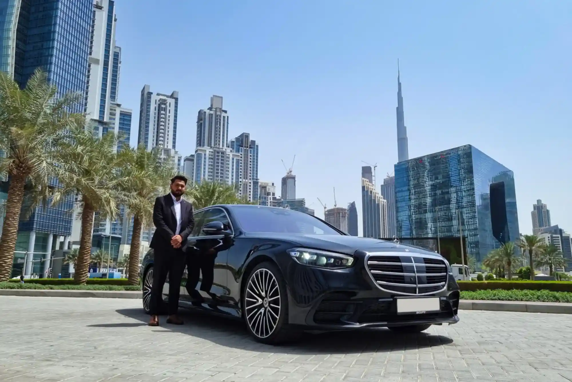 Are personal drivers in Dubai trained for VIP services (3)