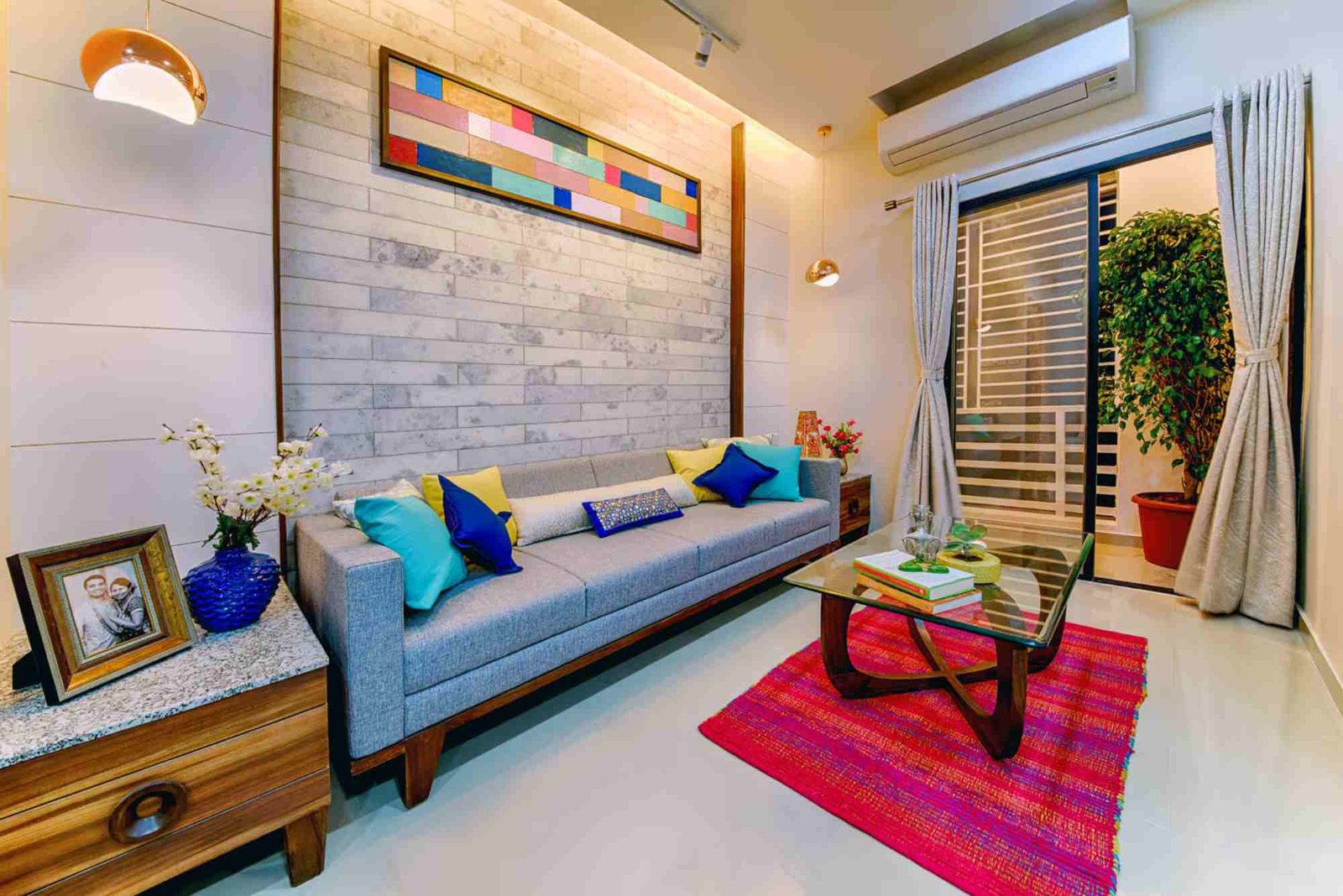 How to Decorate a Living Room with Simple Touches